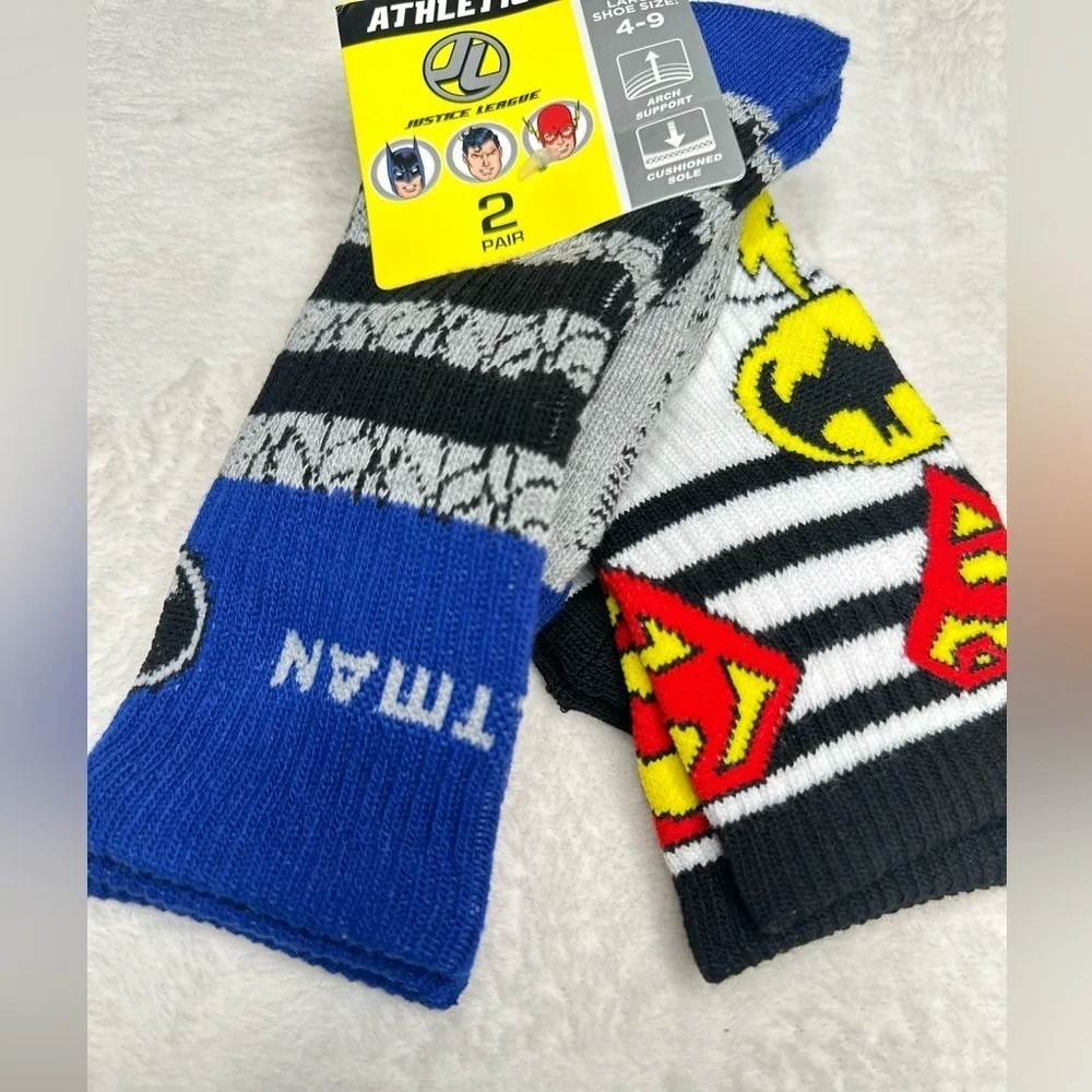 Batman & Superman Socks 2 Pair Shoe Size  Large 4-9 Arch Support Cushioned Sole